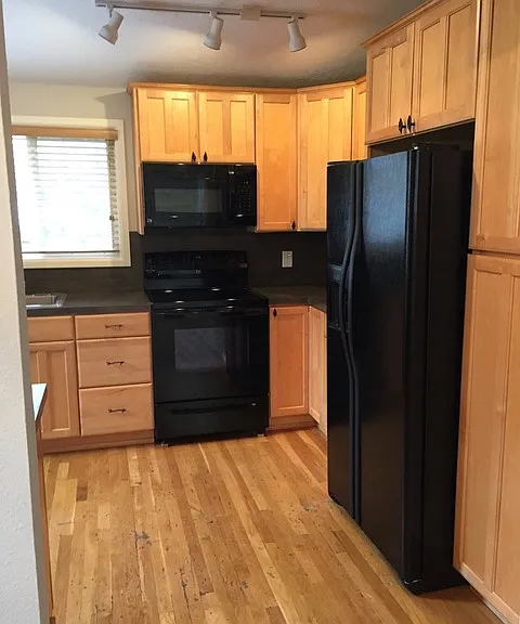 11940 SW Douglas St — Photo 11