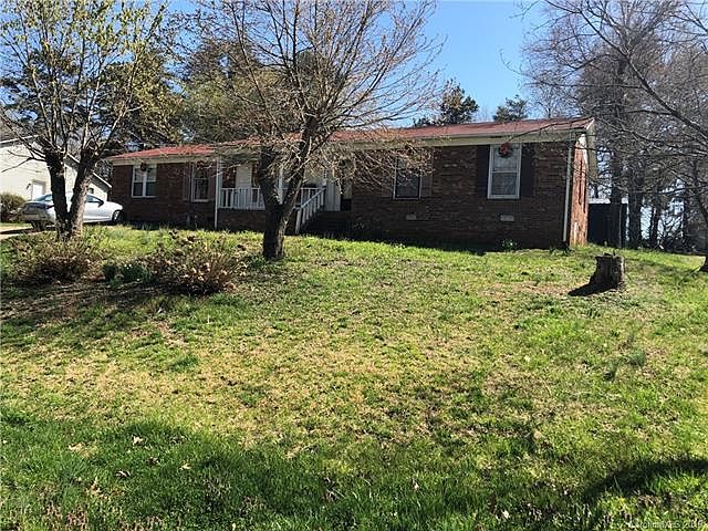 1st image of 122 Danbury Ln