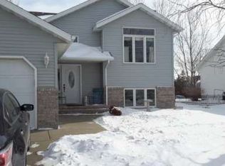 1718 33 1/2 St S, Moorhead, MN 56560