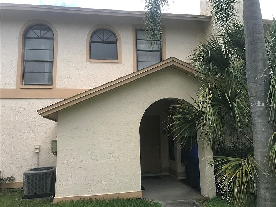 1st image of 8 Emerald Bay Dr