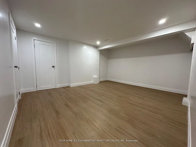 36 Queen St #BASEMENT — Photo 7