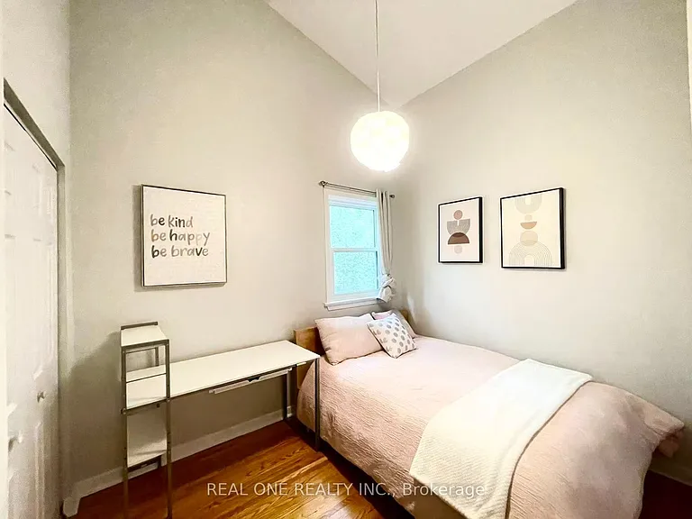 290 Westcourt Pl — Photo 25