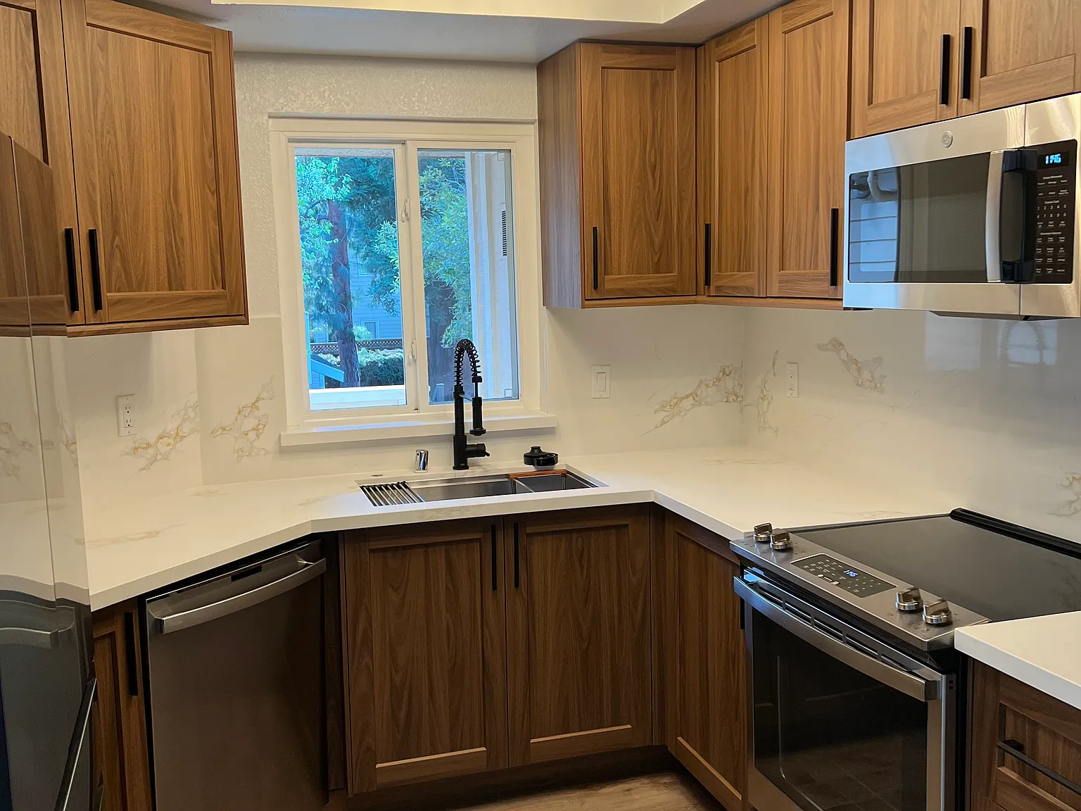 2 bed, 824 sqft, $4,000 — Photo 4