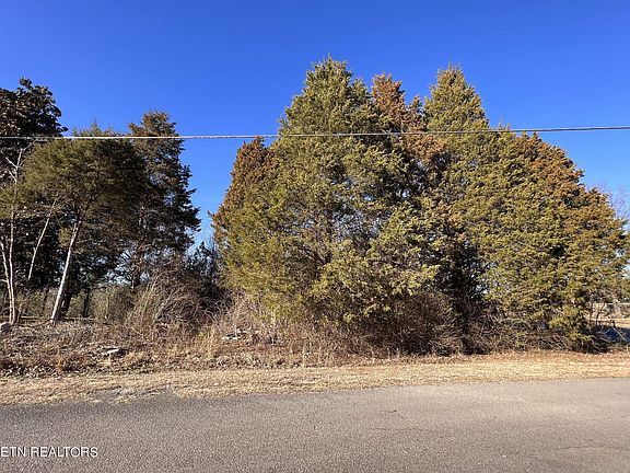 3rd image of Fairlane Dr