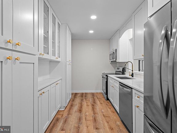 5th image of 96 Sandy Ridge Rd