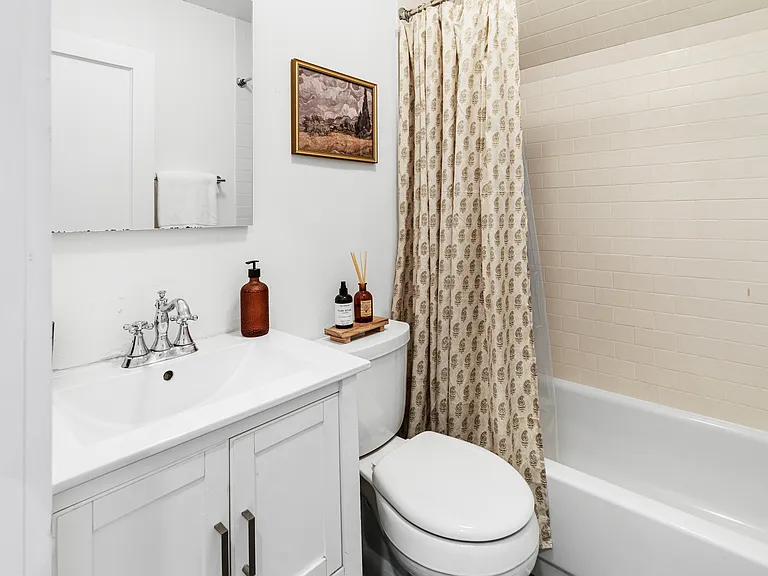 15 Amagansett Dr E — Photo 11
