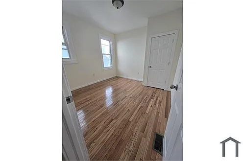 189 Hobson St #2 Photo 1