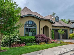 63 Chantilly Dr, Asheville, NC 28804