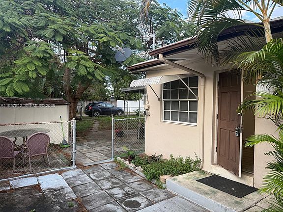 3rd image of 34 SW 5th St #2