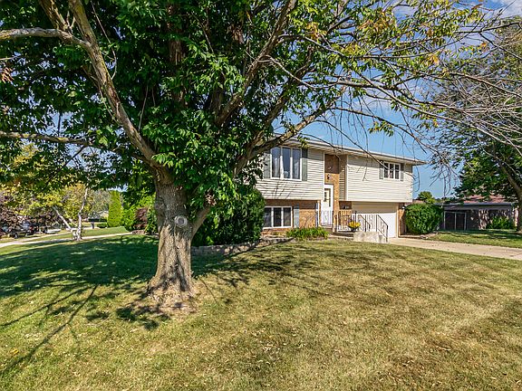 3rd image of 2705 Harvest Dr