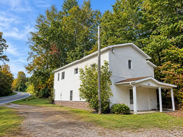722 Floyd Hwy S, Floyd, VA 24091