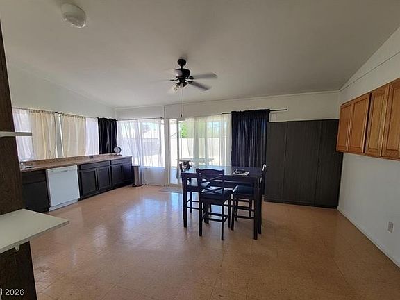 4th image of 2102 E Russell Rd