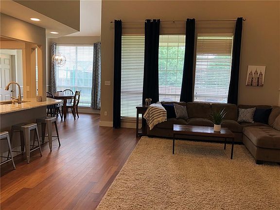 2nd image of 2108 Pavillion Cir