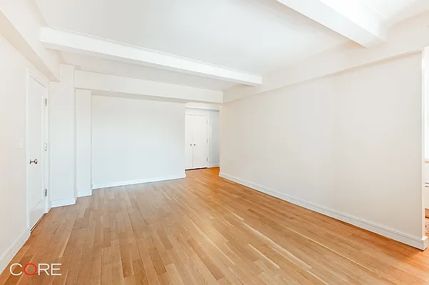 Rented by CORE | media 10