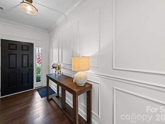 3rd image of 2073 Sabra St