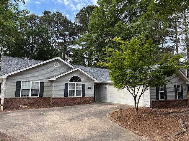 480 Spring Lake Dr — Photo 1