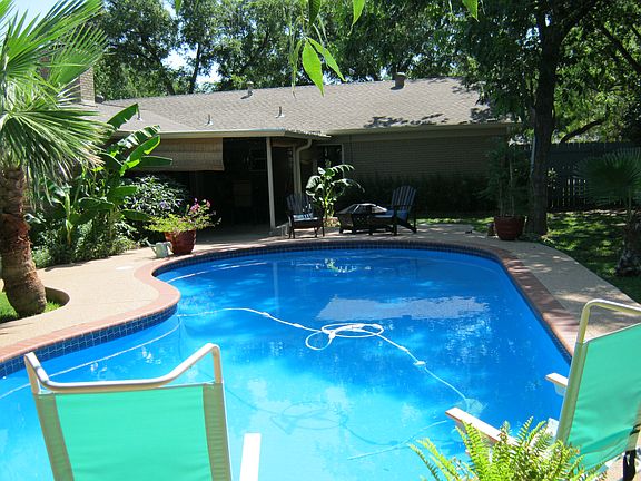 4th image of 2134 S Elmwood Dr