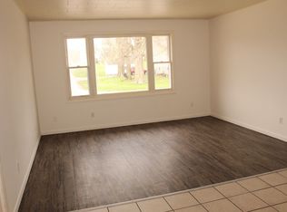 200 Commercial St APT B8, White Heath, IL 61884