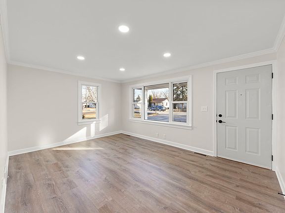 3rd image of 4008 N Park St