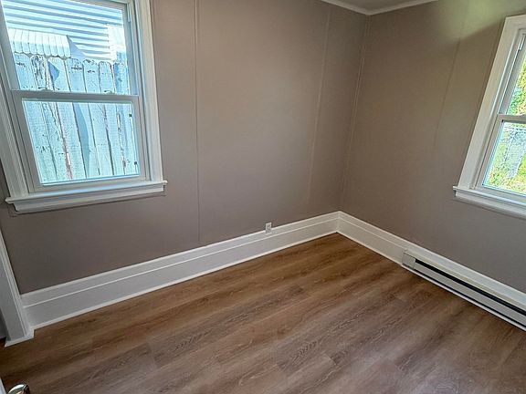 3rd image of 614 Reed St