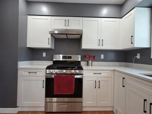 3420 Shaughnessy St, Pt Coquitlam, BC V3B 5G9