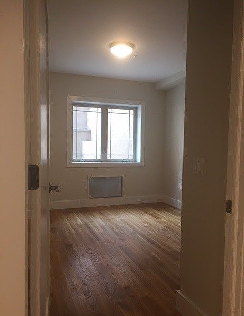 2nd image of 2577 36th St APT 3R