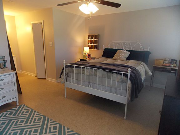 4th image of 6939 Pinebrook Dr