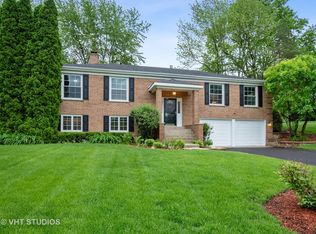 111 Kings Row, Barrington, IL 60010