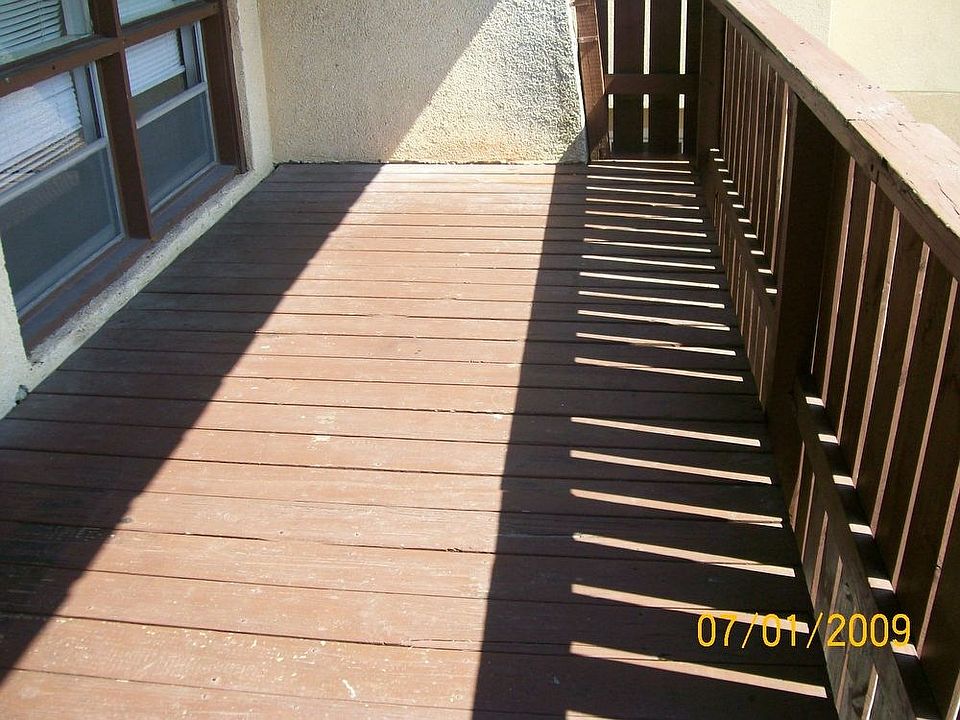 2nd image of 886 2nd St S