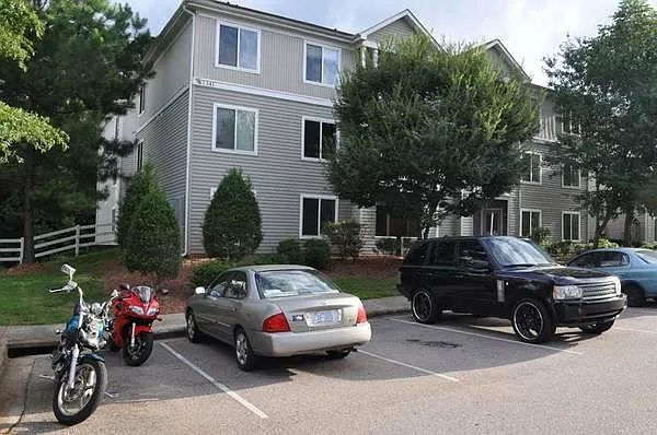 4 bed, 1200 sqft, $1,800 — Photo 3