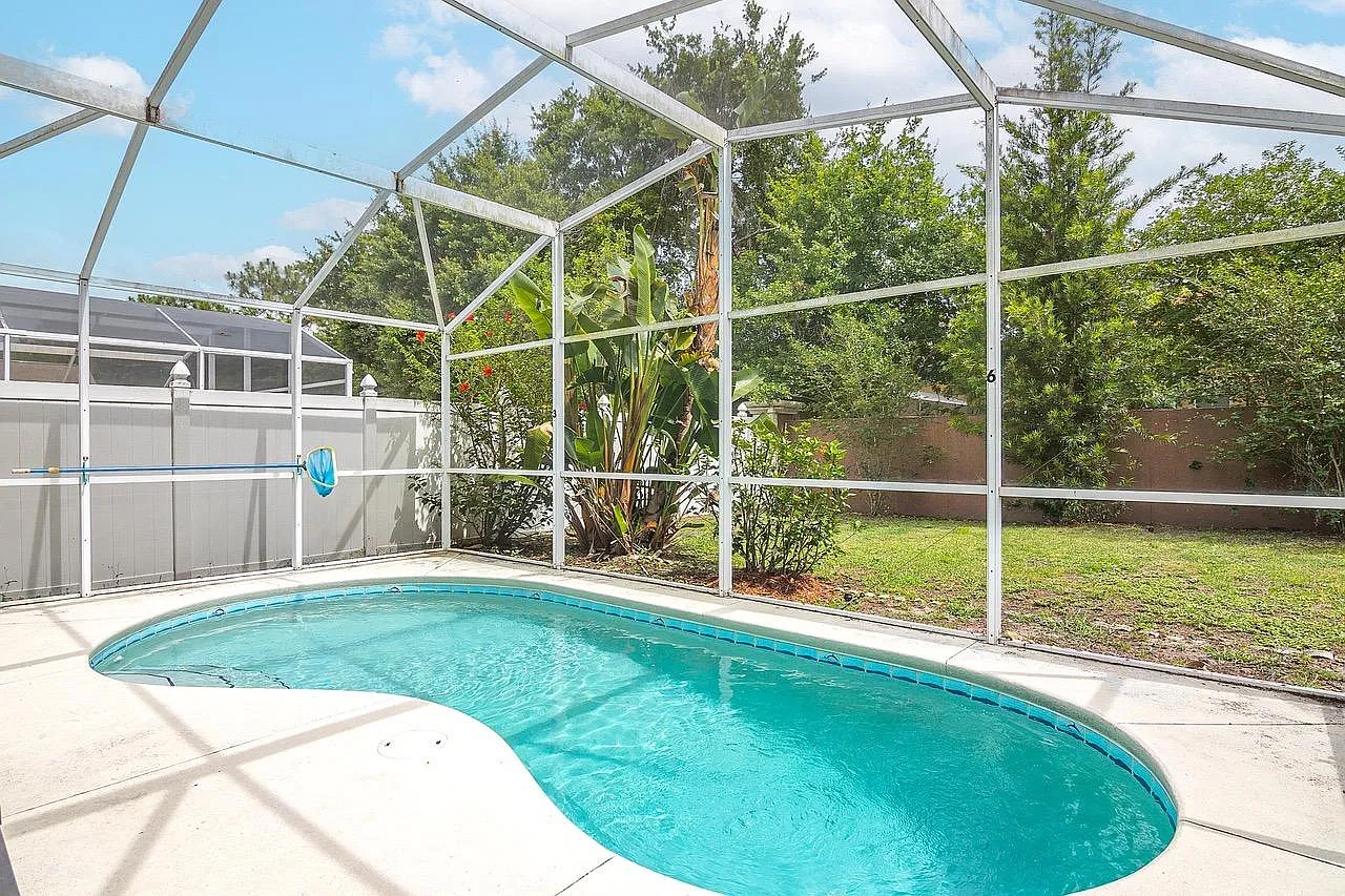 4402 Hamlet Ct — Photo 4