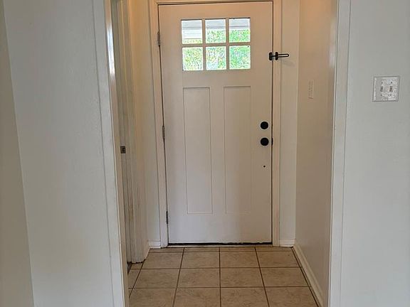 4th image of 1412 Gregory Dr