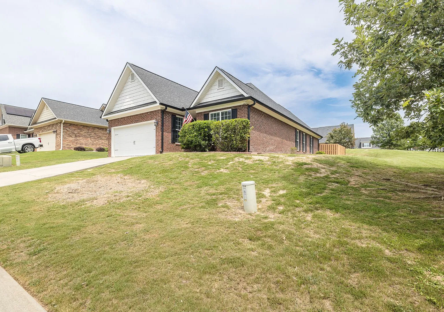 1053 Grove Landing Lane — Photo 2