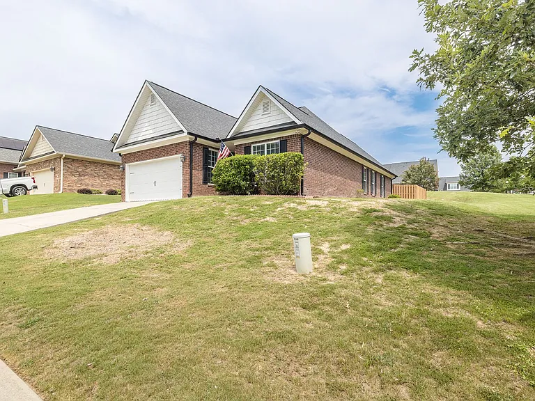 1053 Grove Landing Ln — Photo 2