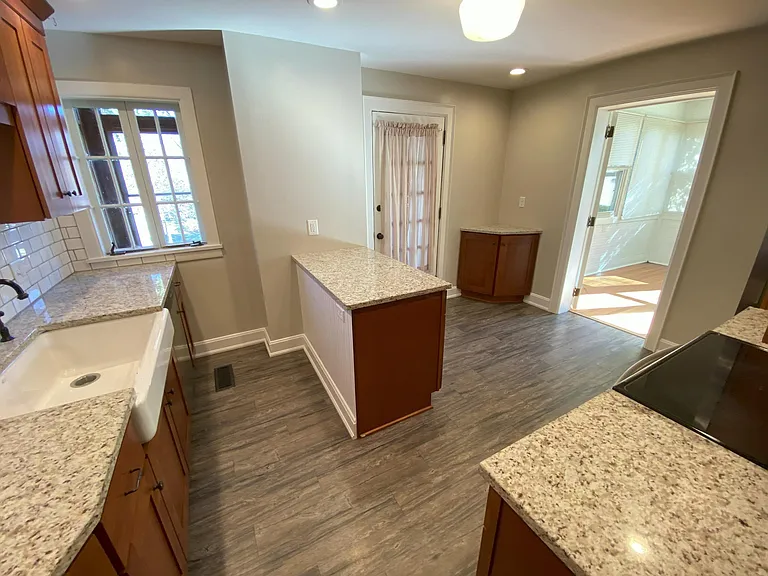 102 N Washington St — Photo 11