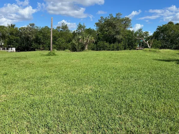 110 Cardinal Ct, Everglades City, FL 34139
