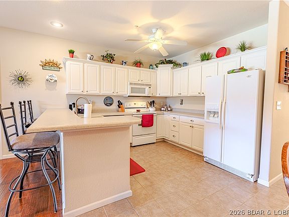 3rd image of 562 Hyd A Way Rd Unit 3F