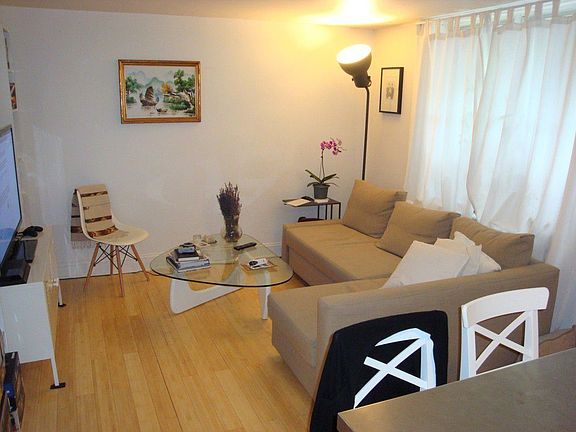 2nd image of 566 Henry St APT 1