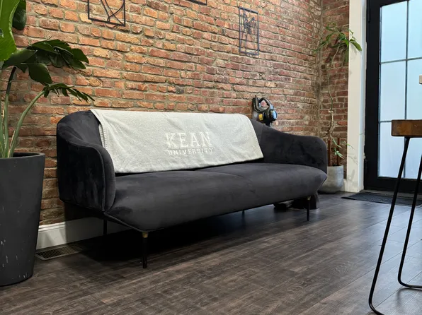 812 Ocean Avenue image 10 of 47