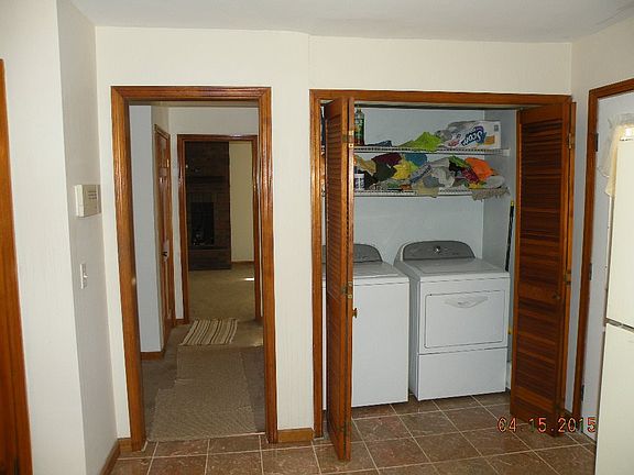 4th image of 1 Linda Ln