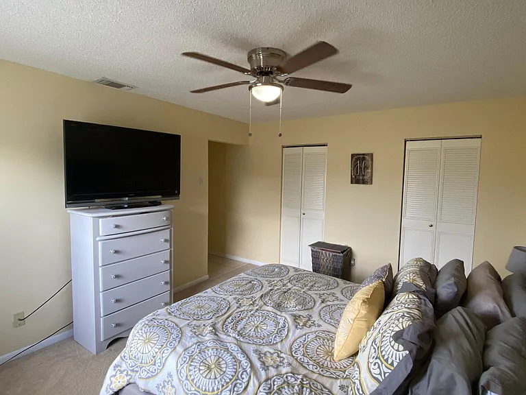 160 Stillwater Cir — Photo 12