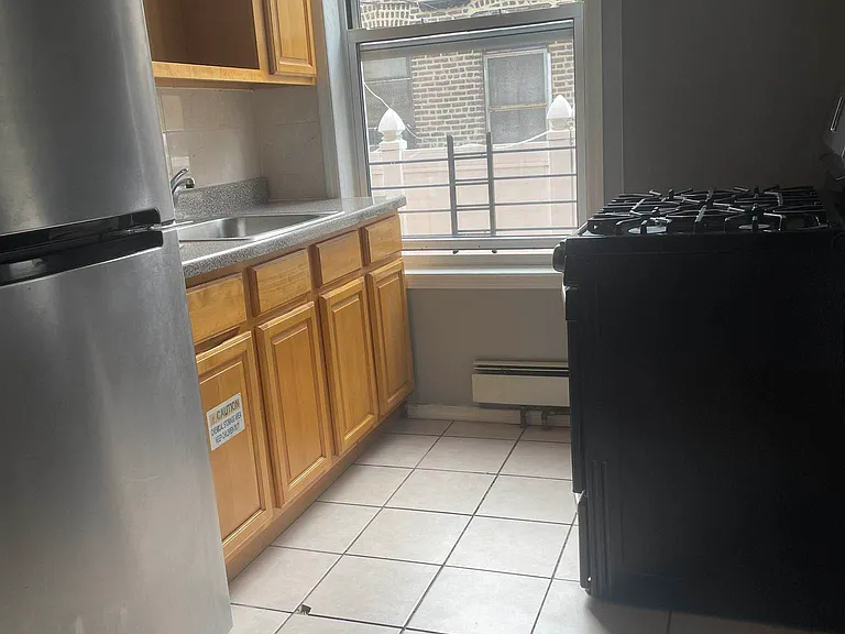 233 Maujer St #1B — Photo 6