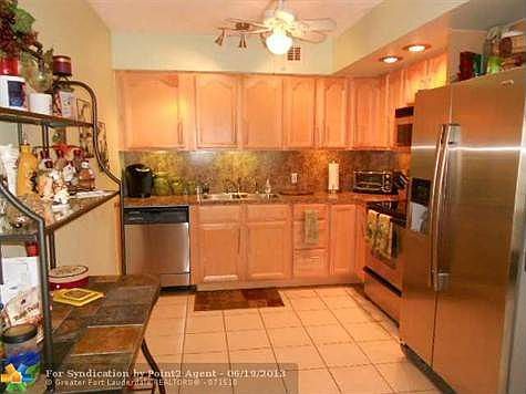 1st image of 252 Richmond Cres #F