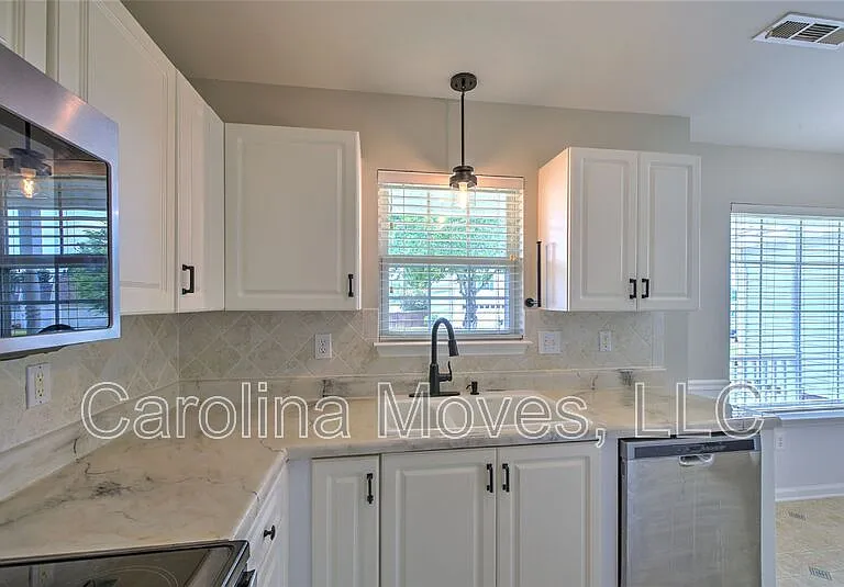 17 Woolridge Way — Photo 8