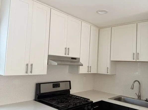 950 Bishop Apartments, 980 W Bishop St #10, Santa Ana, CA 92703