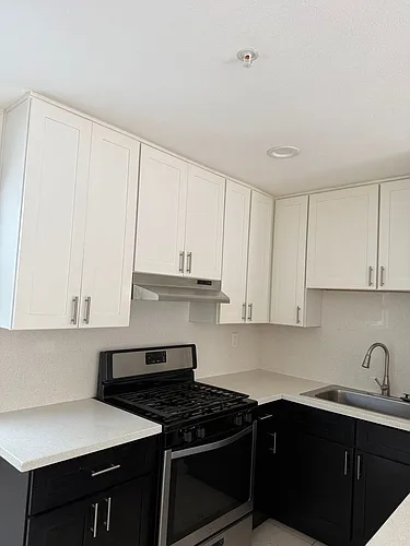 950 Bishop Apartments Photo 1