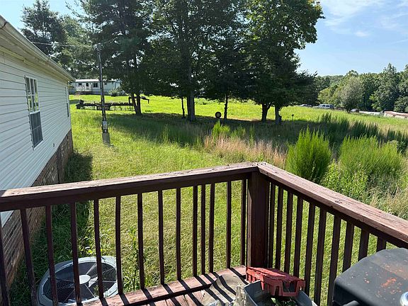 5th image of 140 Shade Tree Ln