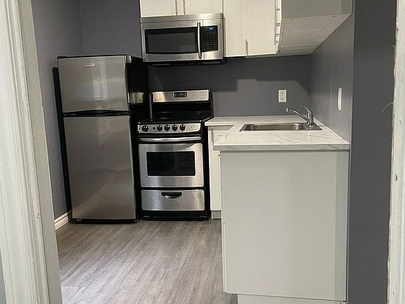 3rd image of 70 Victoria Ave S #9