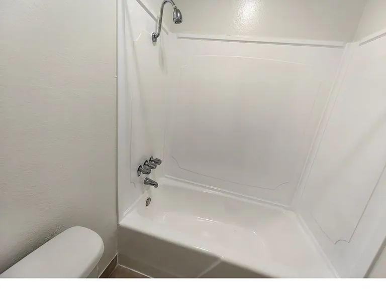 904 W Victoria Ave #160 — Photo 15