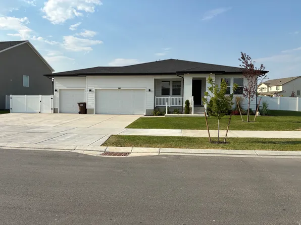 1611 E Cottontail Dr, Eagle Mountain, UT 84005